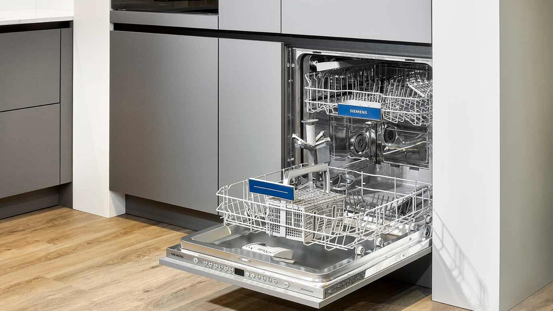 Greeploze hoekkeuken met vaatwasser van het merk Siemens