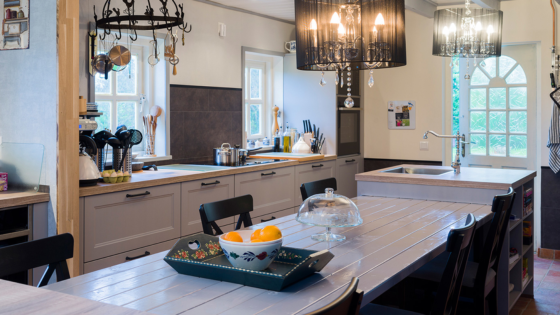 Keuken met twee eilanden in Kattendijke