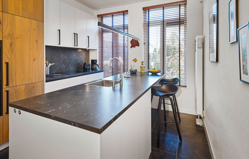 Keuken zwart wit met hout Utrecht