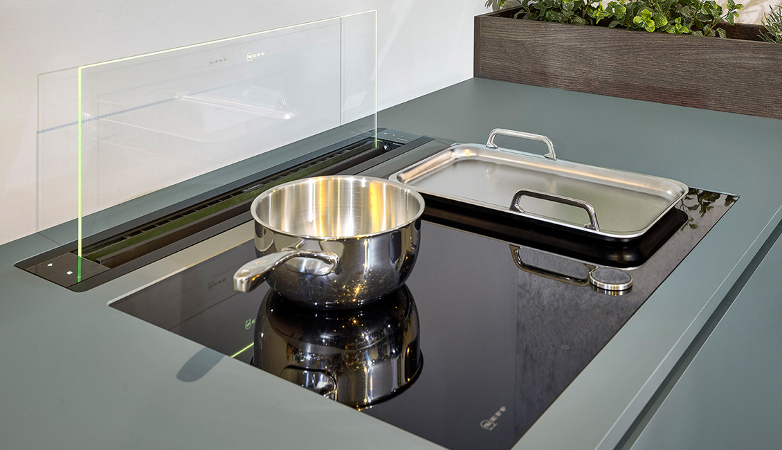 Groene fenix keuken met inductiekookplaat