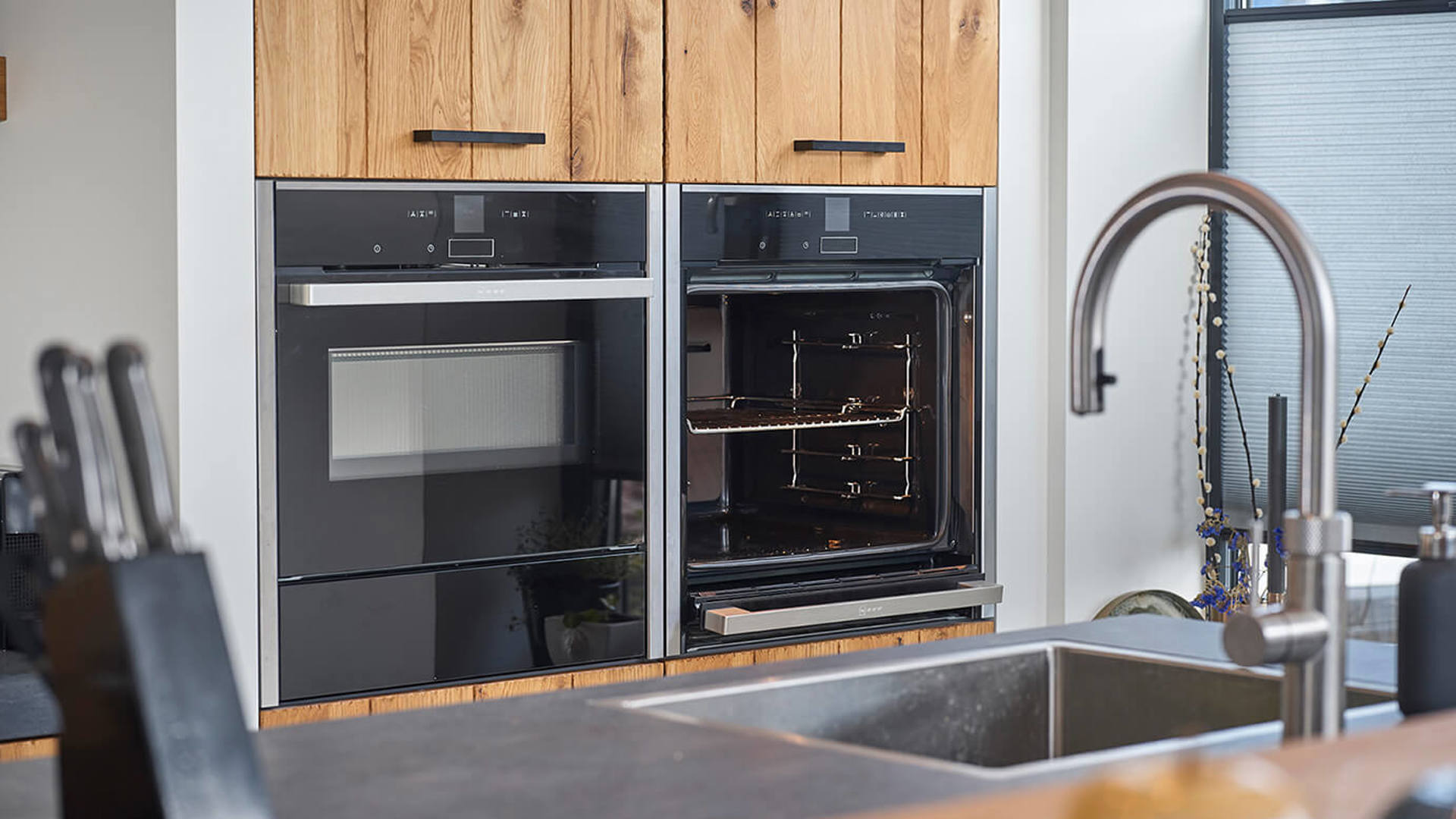 Strakke keuken hide en slide NEFF