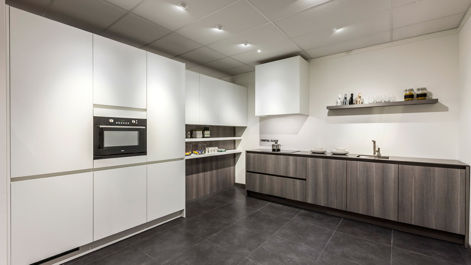 Greeploze keuken in strakke lijn