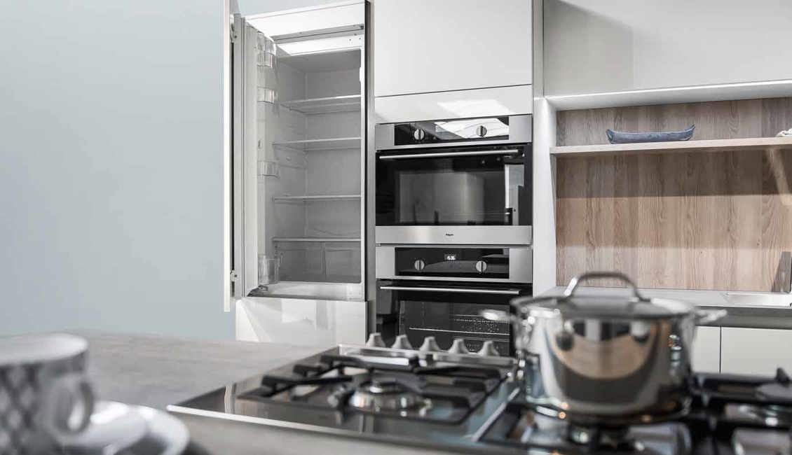Moderne keuken met kookeiland: detail eiland