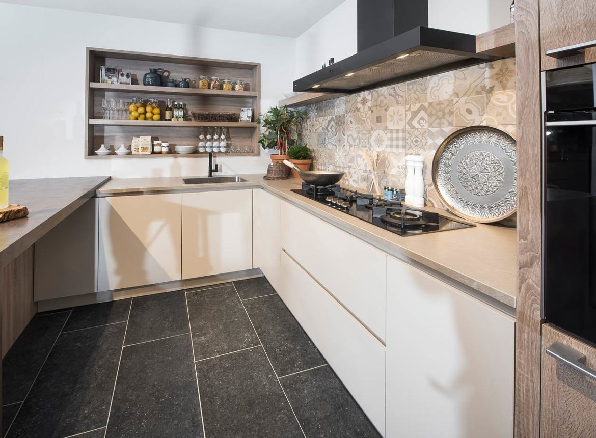atag keuken moderne hoekkeuken met atag apparatuur db keukens atag keuken moderne hoekkeuken met atag apparatuur db keukens