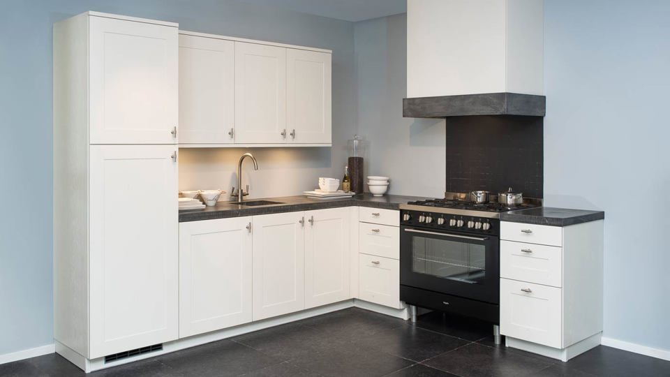 Landelijk moderne keuken met fornuis