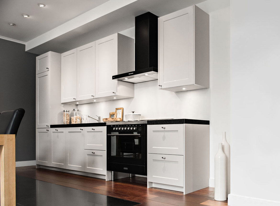 keuken fornuis keuken fornuis witte houten keuken fornuis rode pan with keuken fornuis keuken fornuis witte houten keuken fornuis rode pan with