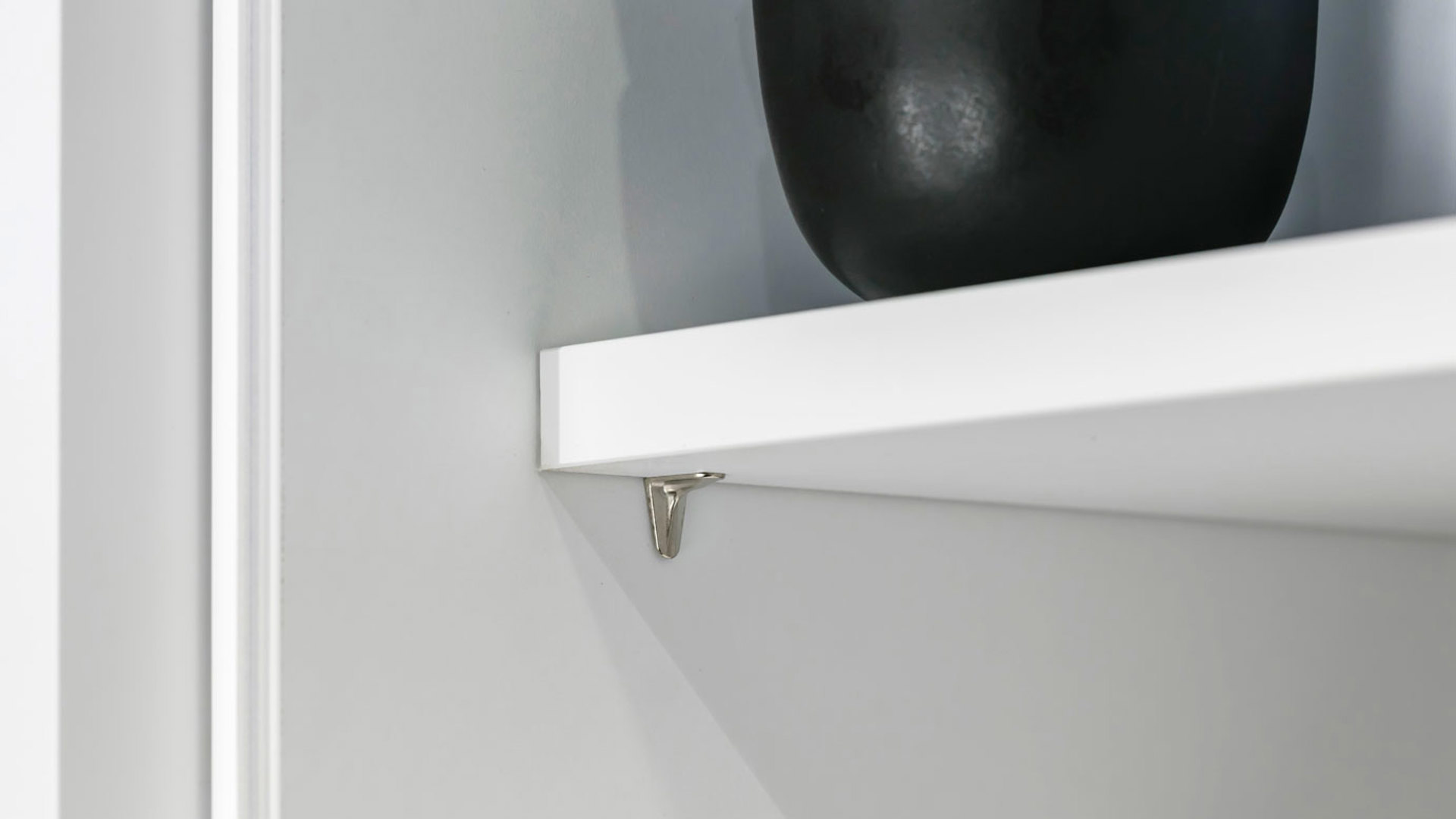 Residentic keukens hebben metalen legplankdragers