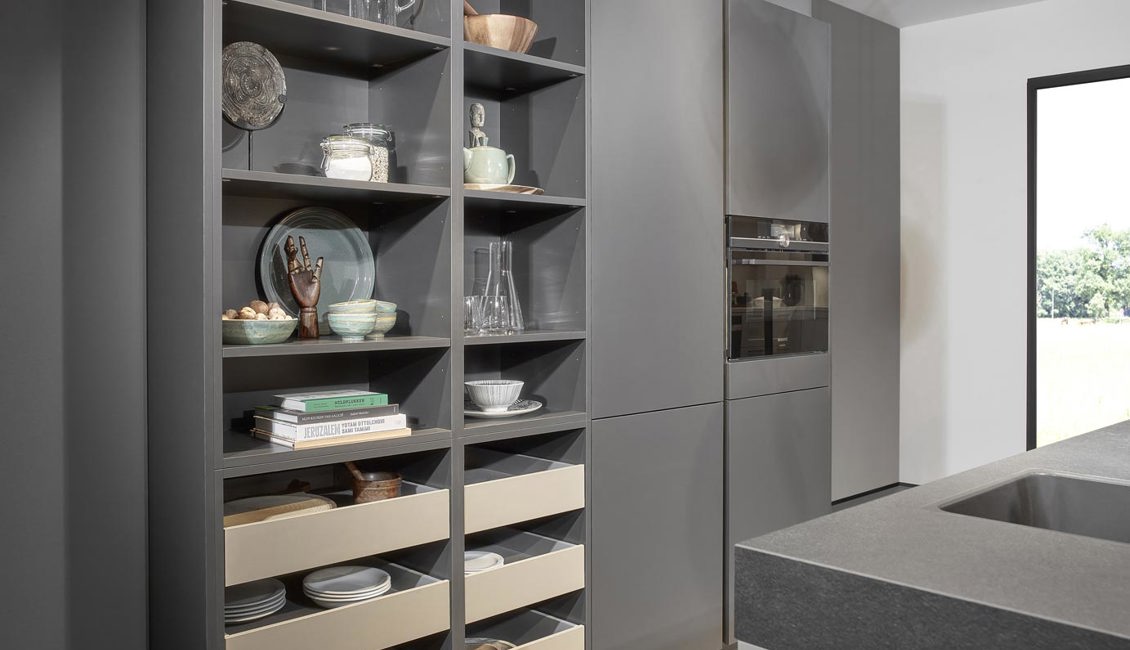 SieMatic keukeneiland met kastenwand