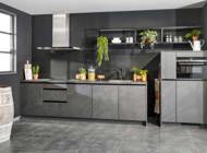 Leisteen grijze keuken met kastenwand, passend in de industriële stijl