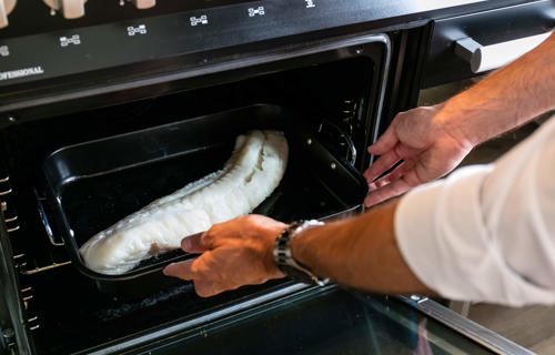 Landelijke U-Keuken Urk, vis bakken