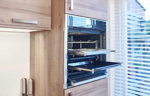 Tijdloze keuken Krimpen aan den Ijssel met stoomoven op hoogte