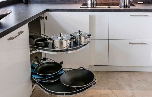 Tijdloze hoekkeuken Dronten, hoekcarrousel