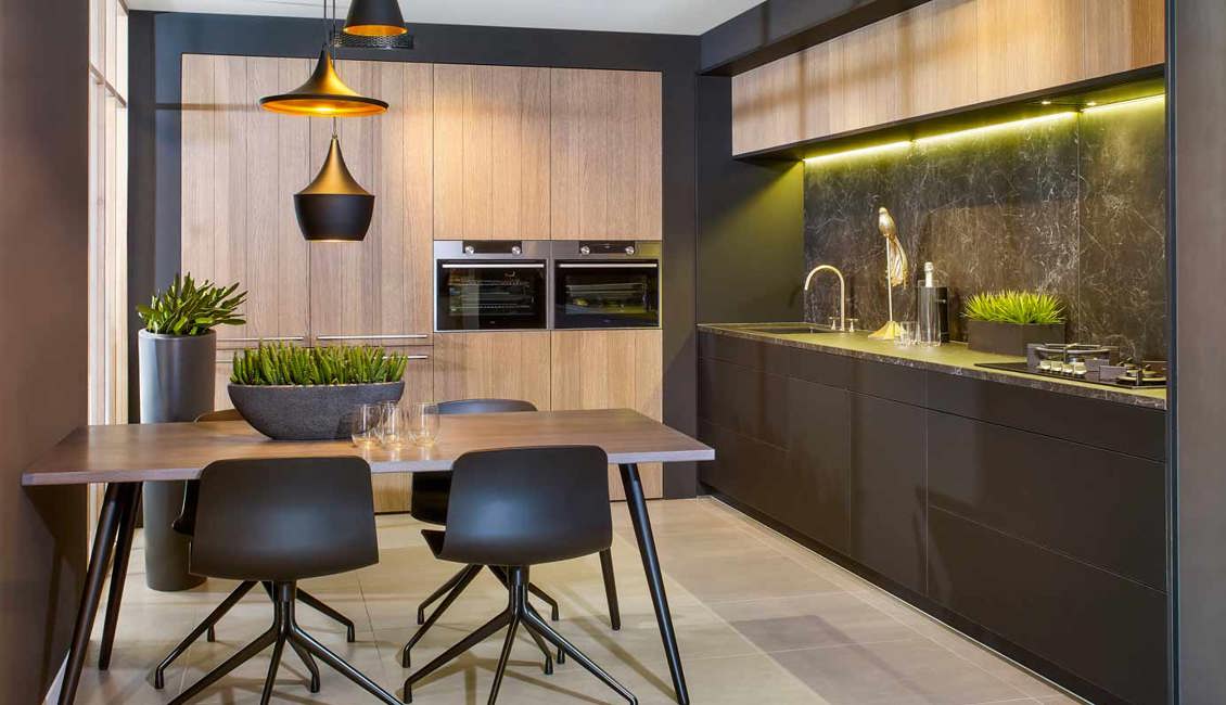 Chique moderne keuken, met keramiek werkblad in marmerlook