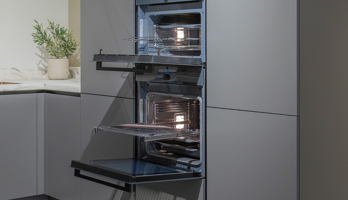 Moderne keuken met stoomoven