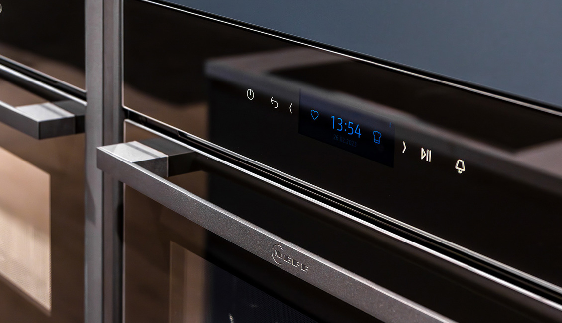 Ingebouwde NEFF oven in rechte keuken 