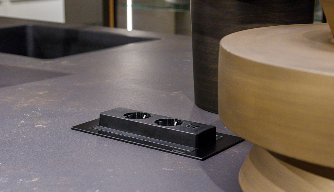 Stopcontact in werkblad luxe keuken 
