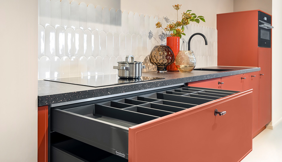 Moderne rode keuken R21 - Stijlvol, functioneel & goedkoop